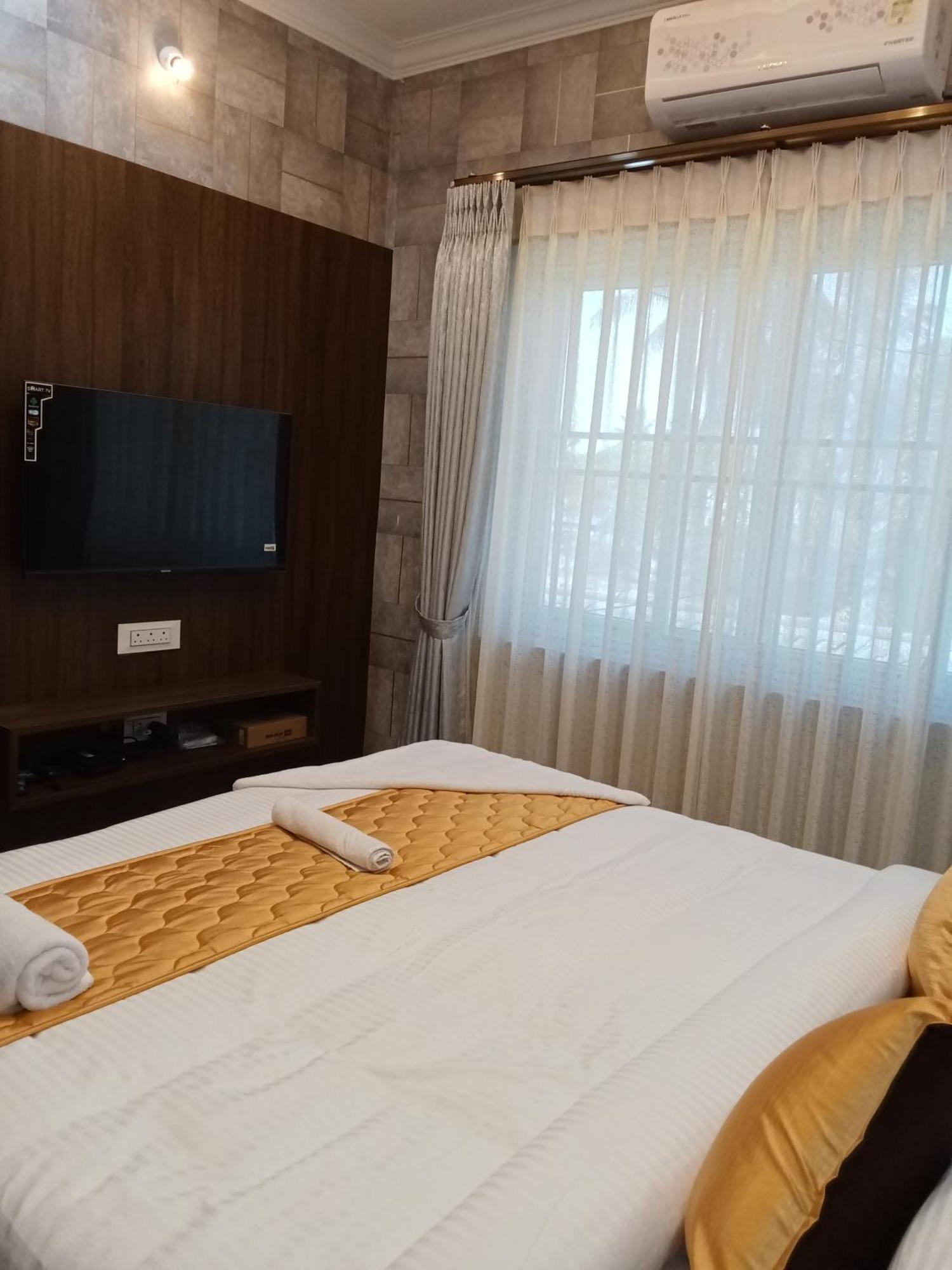 Golden Residency Ξενοδοχείο Kushālnagar Εξωτερικό φωτογραφία