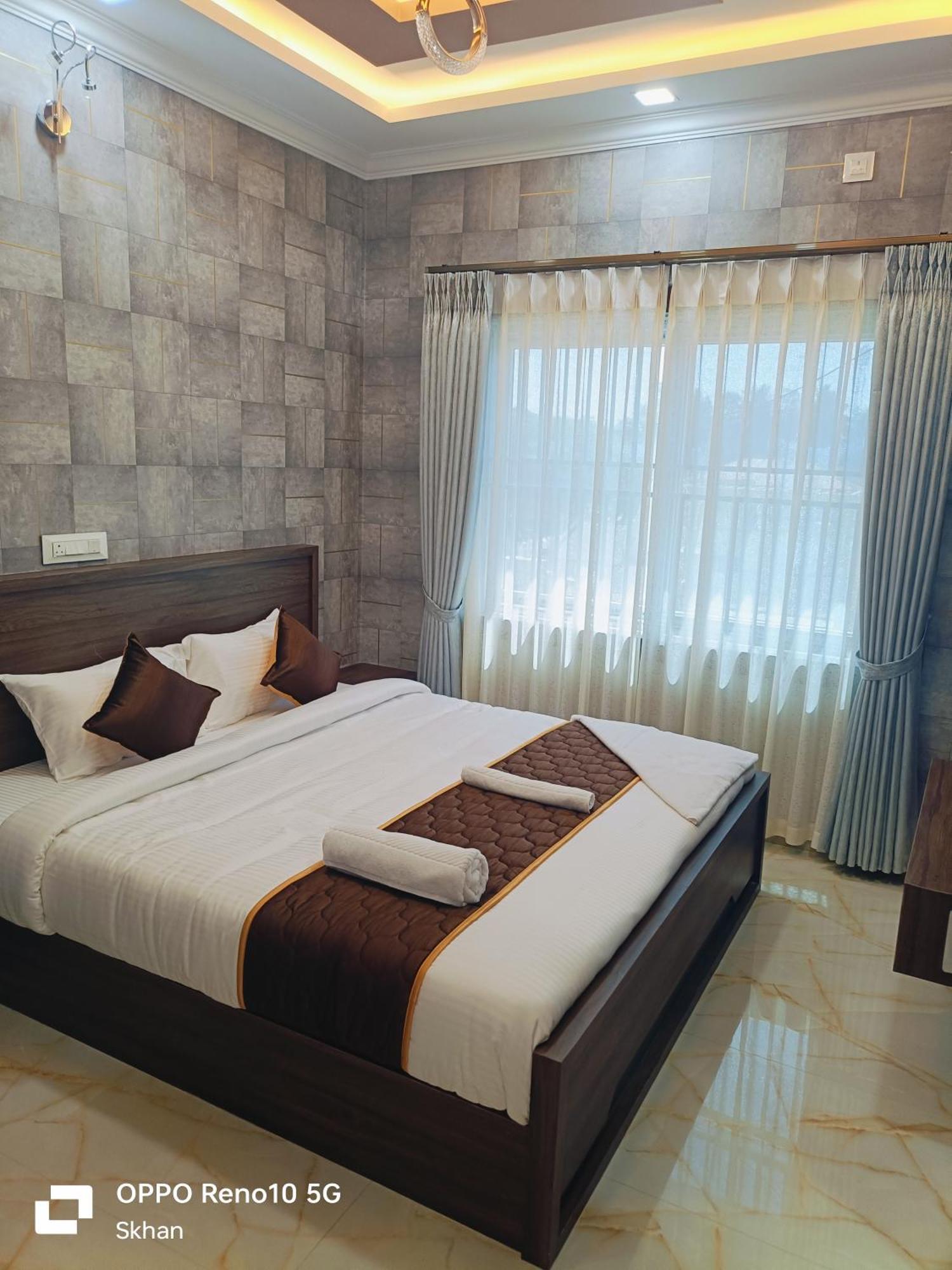 Golden Residency Ξενοδοχείο Kushālnagar Εξωτερικό φωτογραφία